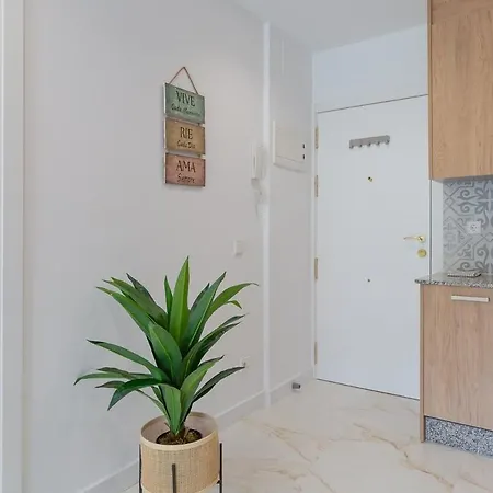 Apartment With Sea Views, Pool, Parking And Tennis Court Marbella