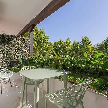 Apartment With Sea Views, Pool, Parking And Tennis Court Marbella