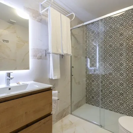 With Sea Views, Pool, Parking And Tennis Court Marbella