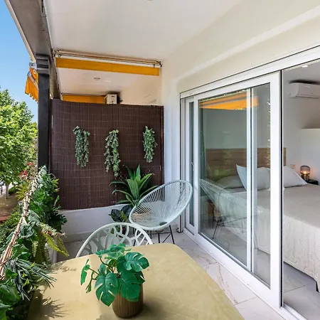 With Sea Views, Pool, Parking And Tennis Court Marbella