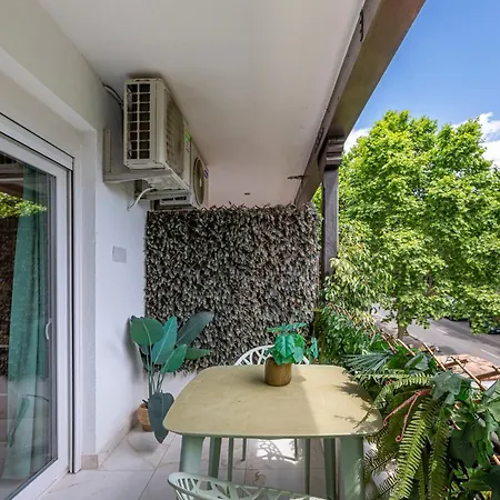 With Sea Views, Pool, Parking And Tennis Court *