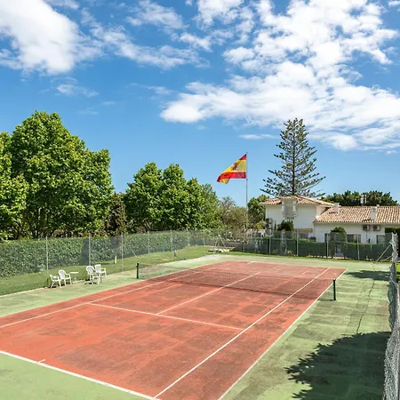 Apartment With Sea Views, Pool, Parking And Tennis Court Marbella