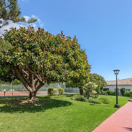 Apartment With Sea Views, Pool, Parking And Tennis Court